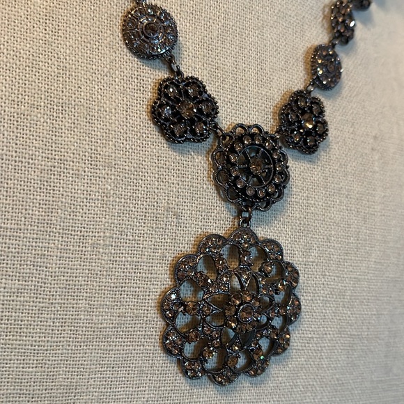 ST Thomas gun metal Rhinestone Necklace. - Picture 4 of 13